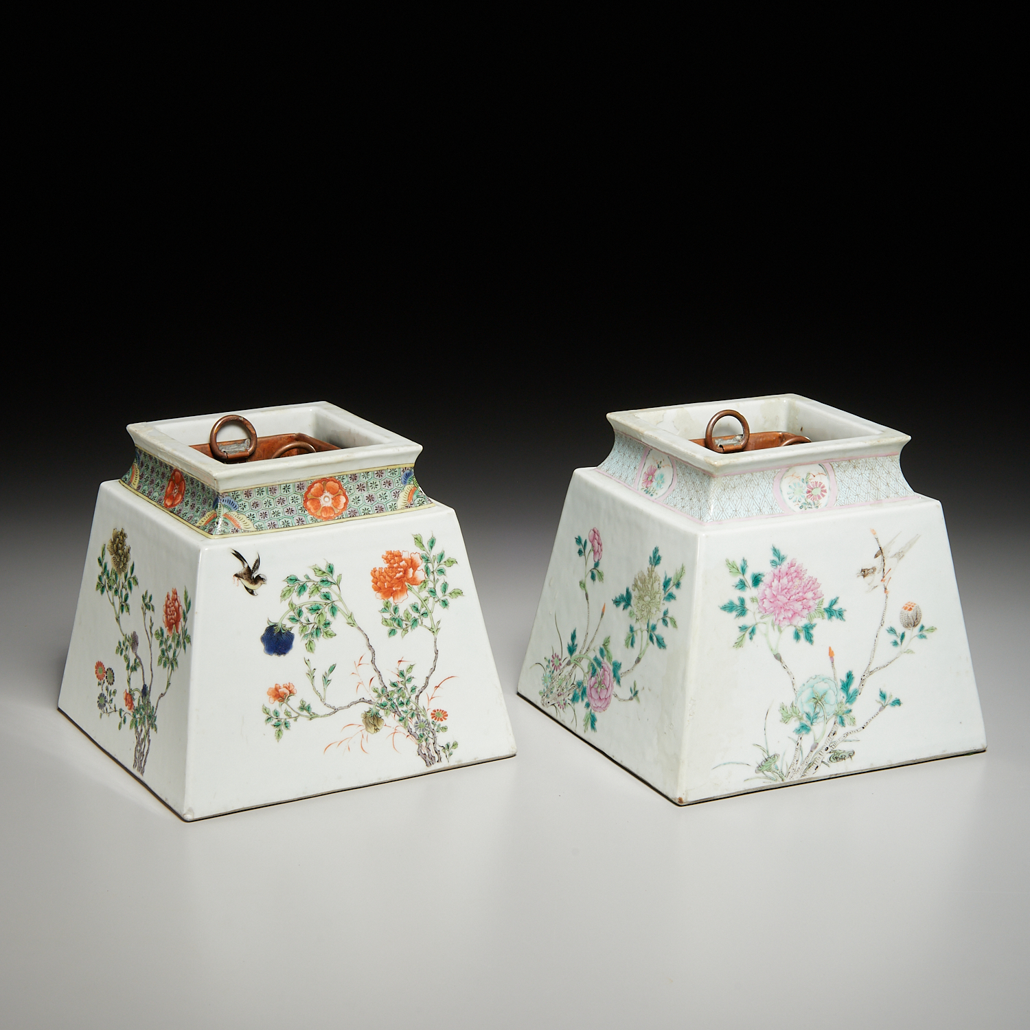PAIR CHINESE FAMILLE ROSE PORCELAIN 2fbf3c