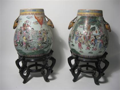 Pair of Chinese enameled Hu form 4c65e
