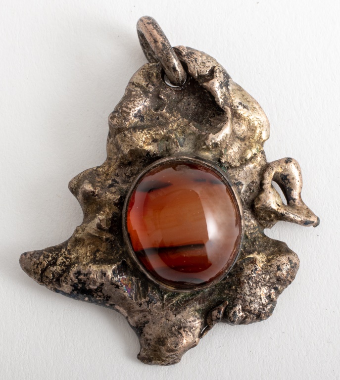 BRUTALIST SILVER CARNELIAN PENDANT 2fc032