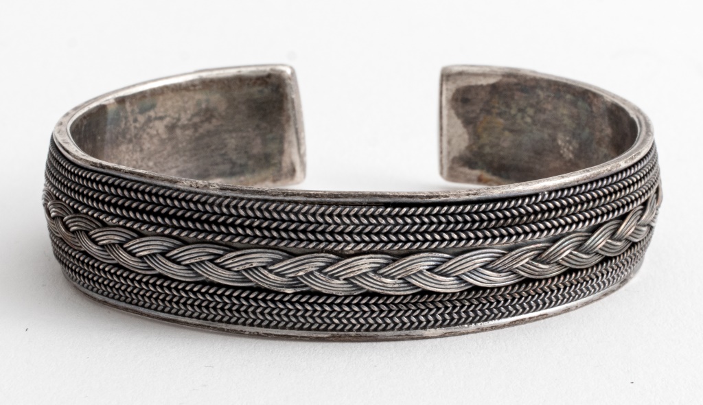 VINTAGE TRIBAL SILVER WOVEN CUFF 2fc037