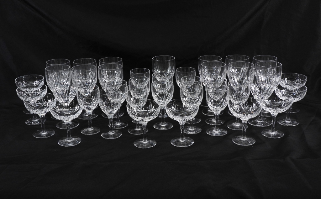 39PC STUART KENT CUT GLASS STEMWARE 2f9fa8