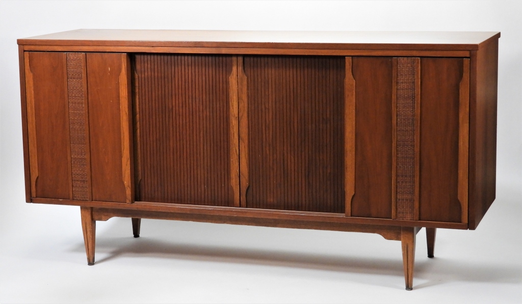 MAINLINE BY HOOKER MCM SIDEBOARD