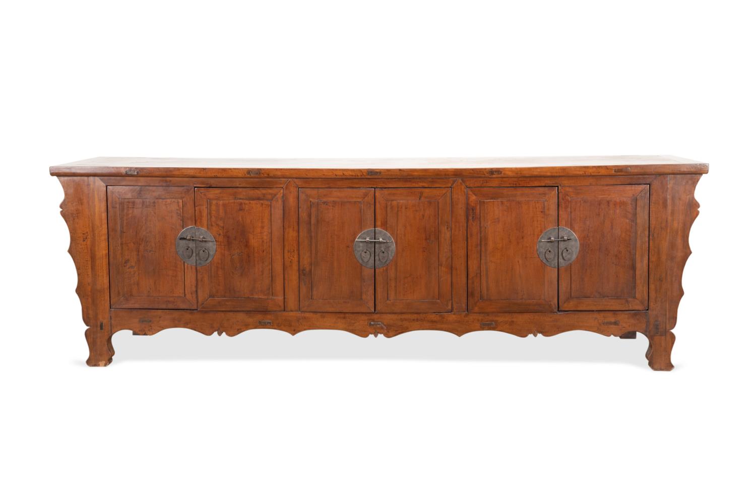 LONG CHINESE CARVED WOOD SIDEBOARD 2fa2c3