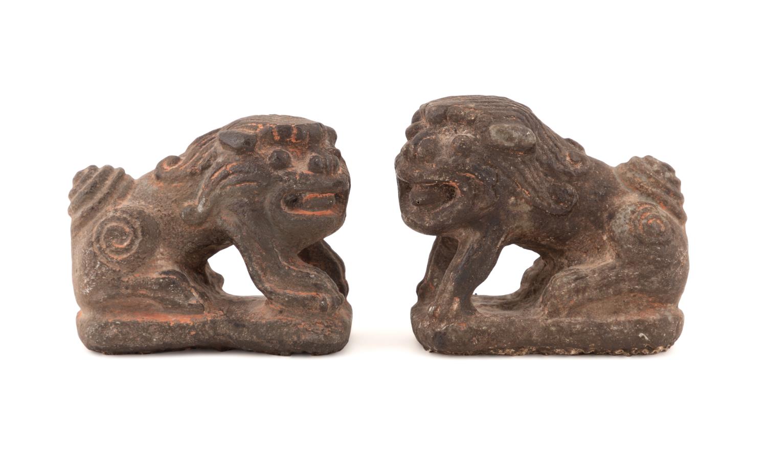 PAIR DIMINUTIVE CHINESE CARVED 2fa2e3