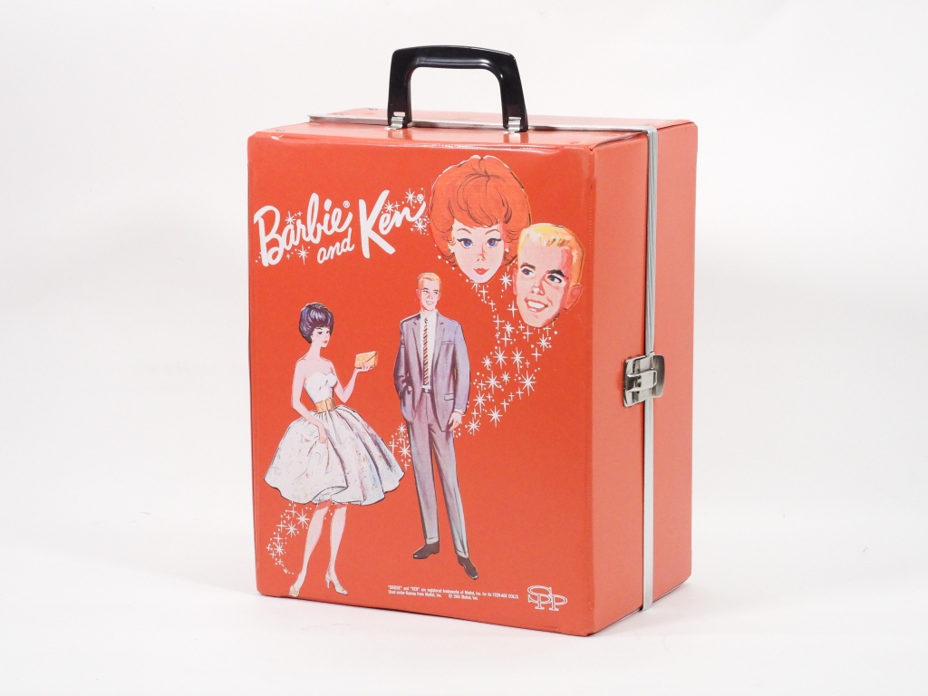 1964 MATTEL BARBIE AND KEN CARRYING 2fa4f0