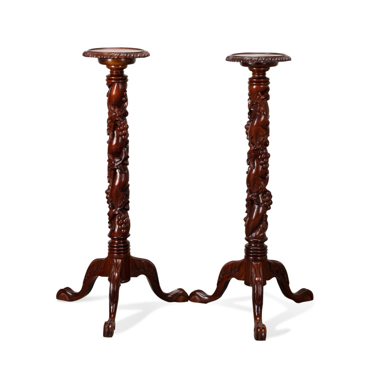 PAIR CHIPPENDALE STYLE CARVED MAHOGANY 2fa553