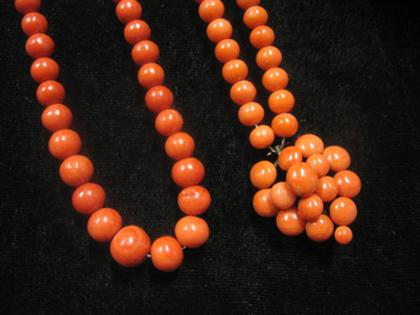 Set of two coral necklaces mid 4c416