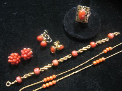 Group of coral jewelry Six pieces 4c418