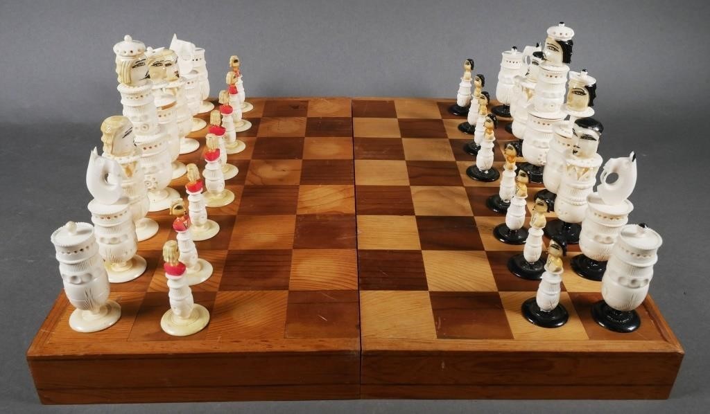 VINTAGE MEXICAN CARVED BONE CHESS