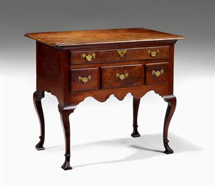 Walnut dressing table pennsylvania  4c8f8