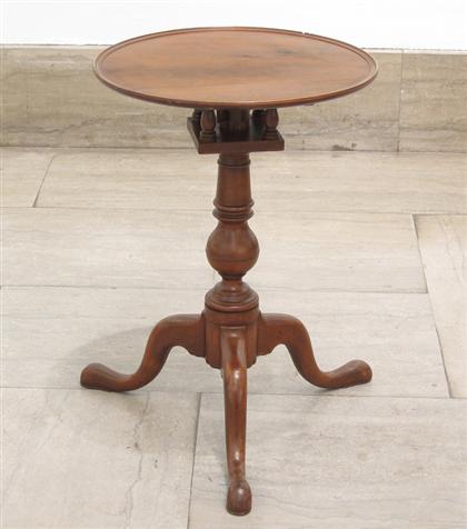 Queen Anne Mahogany Candlestand 4c91d