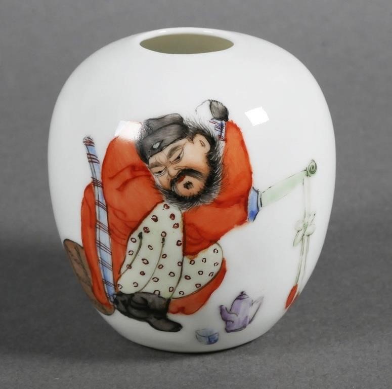 SMALL ANTIQUE CHINESE PORCELAIN