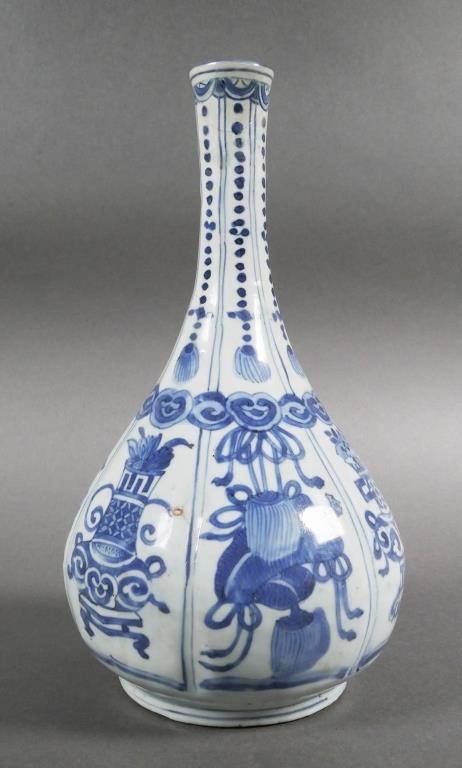 ANTIQUE CHINESE BLUE AND WHITE