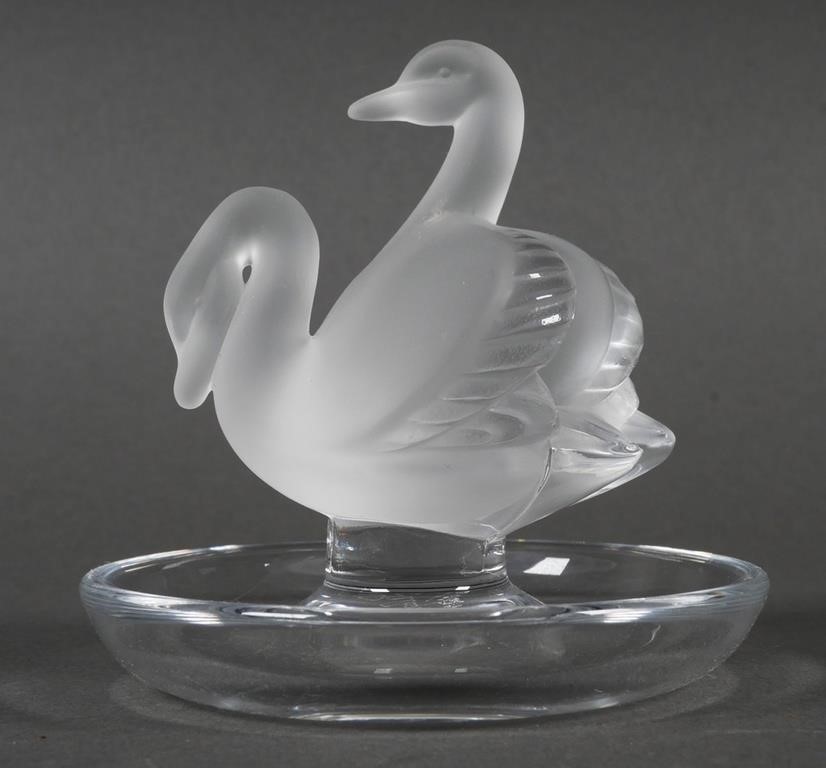 LALIQUE TWO SWANS RING HOLDERFine 2fdca6