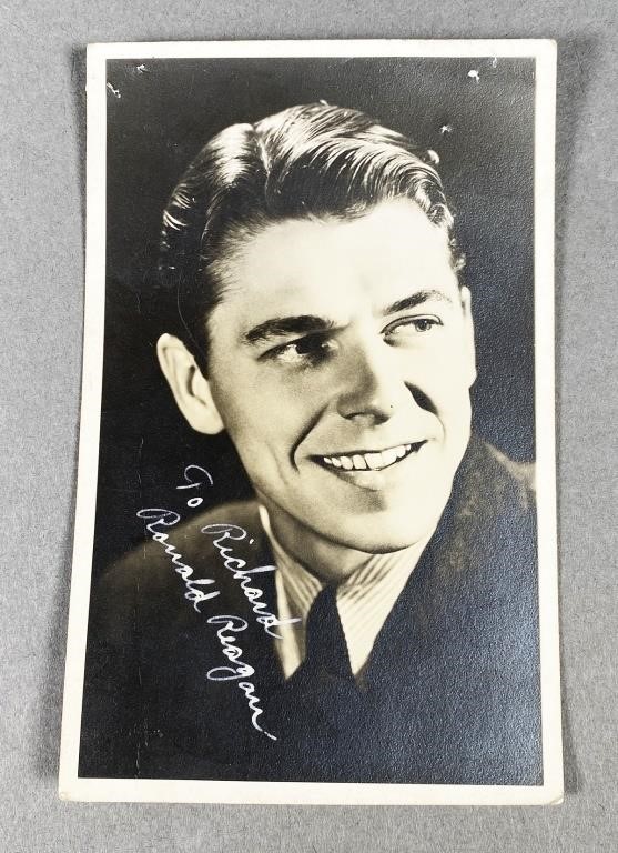 1939 RONALD REAGAN SIGNED POSTCARDEarly