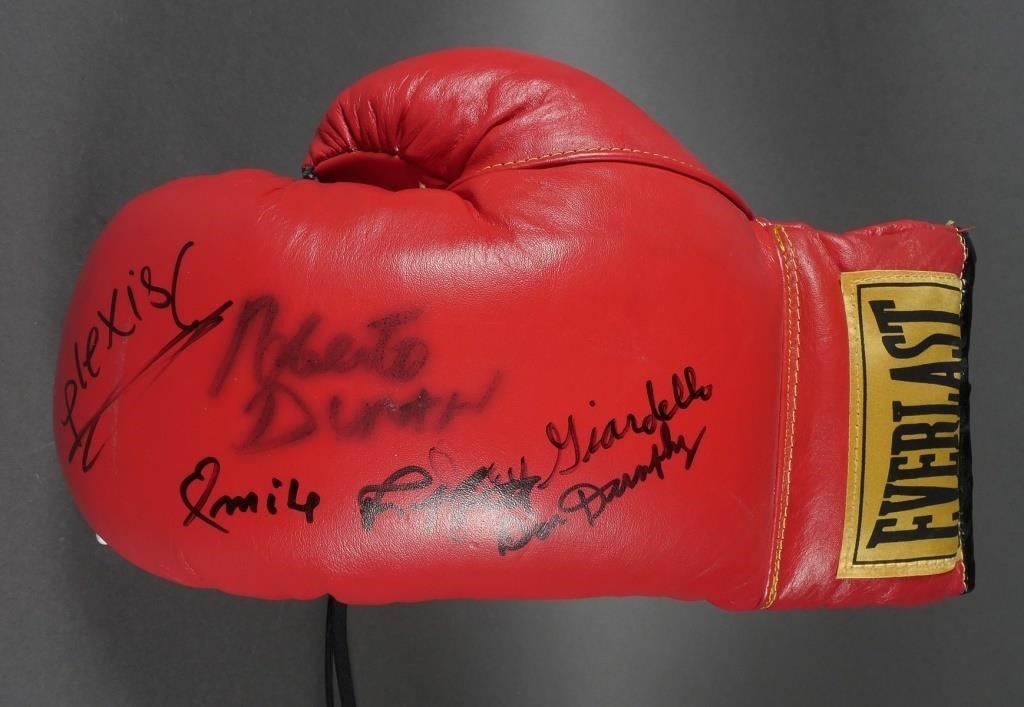 MULTI SIGNED BOXING GLOVE, ROBERTO