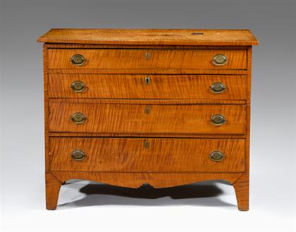 Federal tiger maple chest of drawers 4c95d