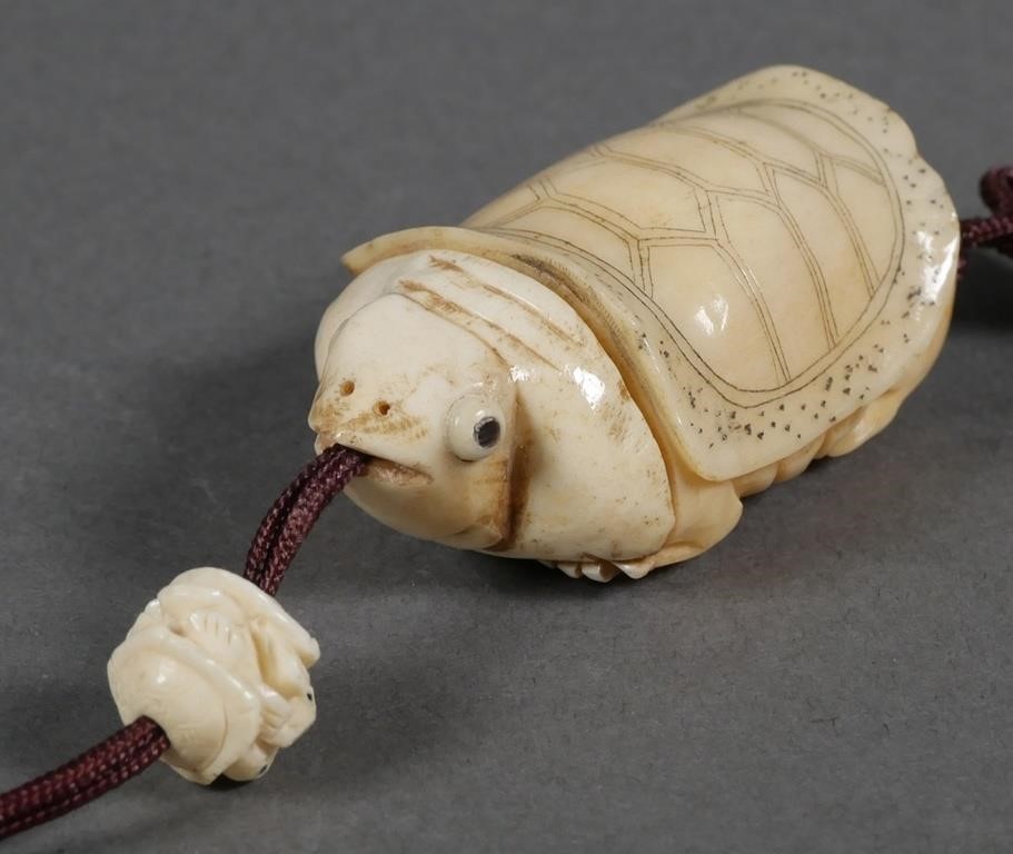 JAPANESE TURTLE INROCarved ivory 2fde0f