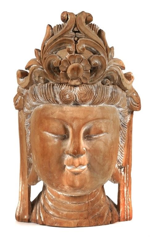 CH'ING DYNASTY CARVED GUANYIN PORTRAIT