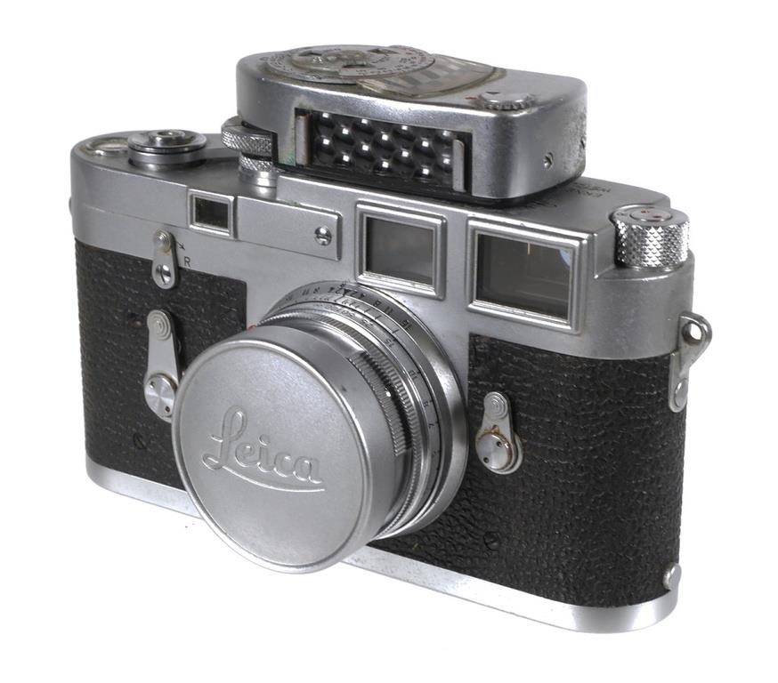 VINTAGE LEICA M3 CAMERA, METER