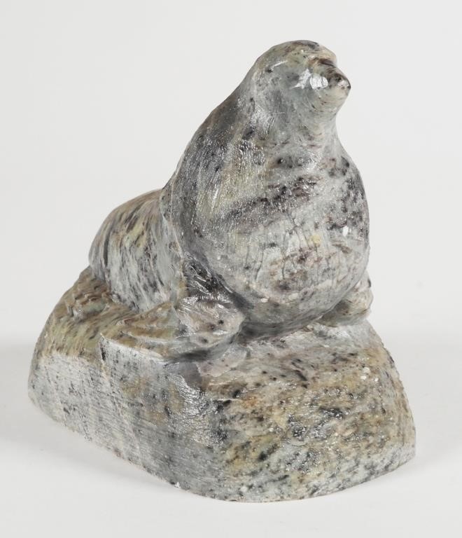 INUIT STATUE OF SEAL OR SEAL LIONFigurine