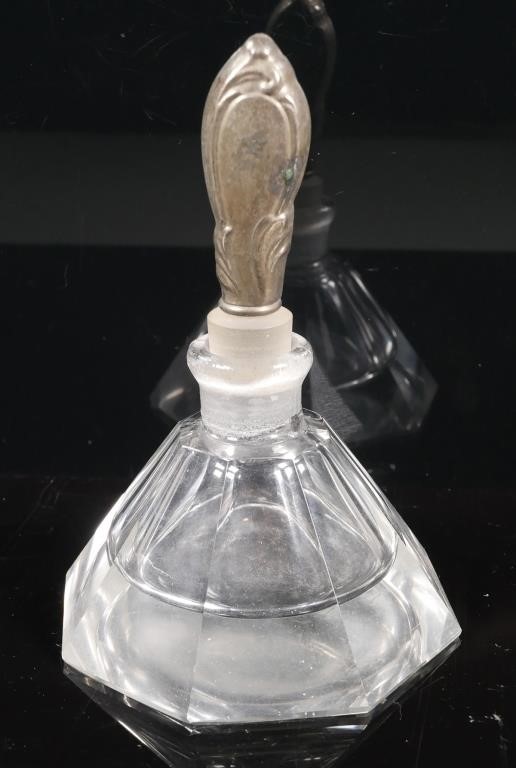 ANTIQUE FACETED GLASS PERFUME BOTTLE4-3/4"