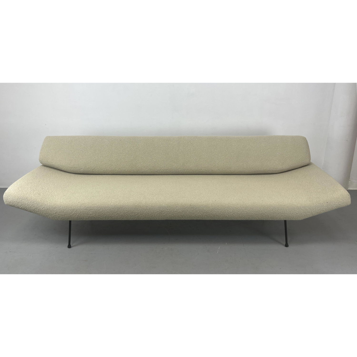 Adrian Pearsall sofa model 102 s 2fe337