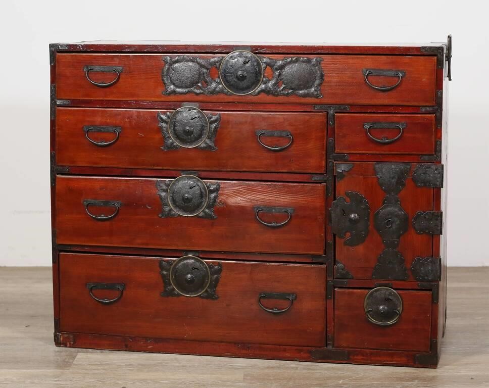 19TH CENTURY JAPANESE TANSU19th 2fe44d