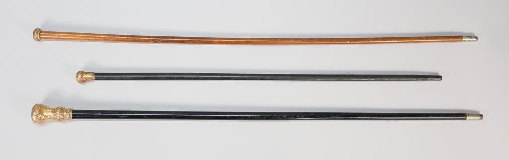 3 PRESENTATION CANES WITH ROLLED 2fe4b3