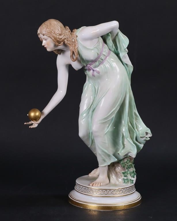 MEISSEN PORCELAIN FIGURE THE BOULES 2fe56b