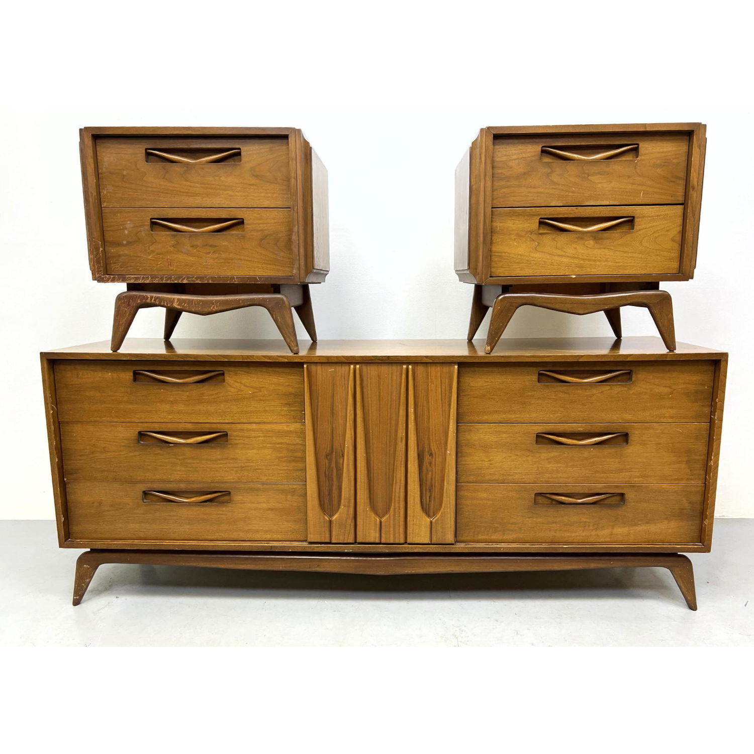 American Modern Bedroom Set. Low