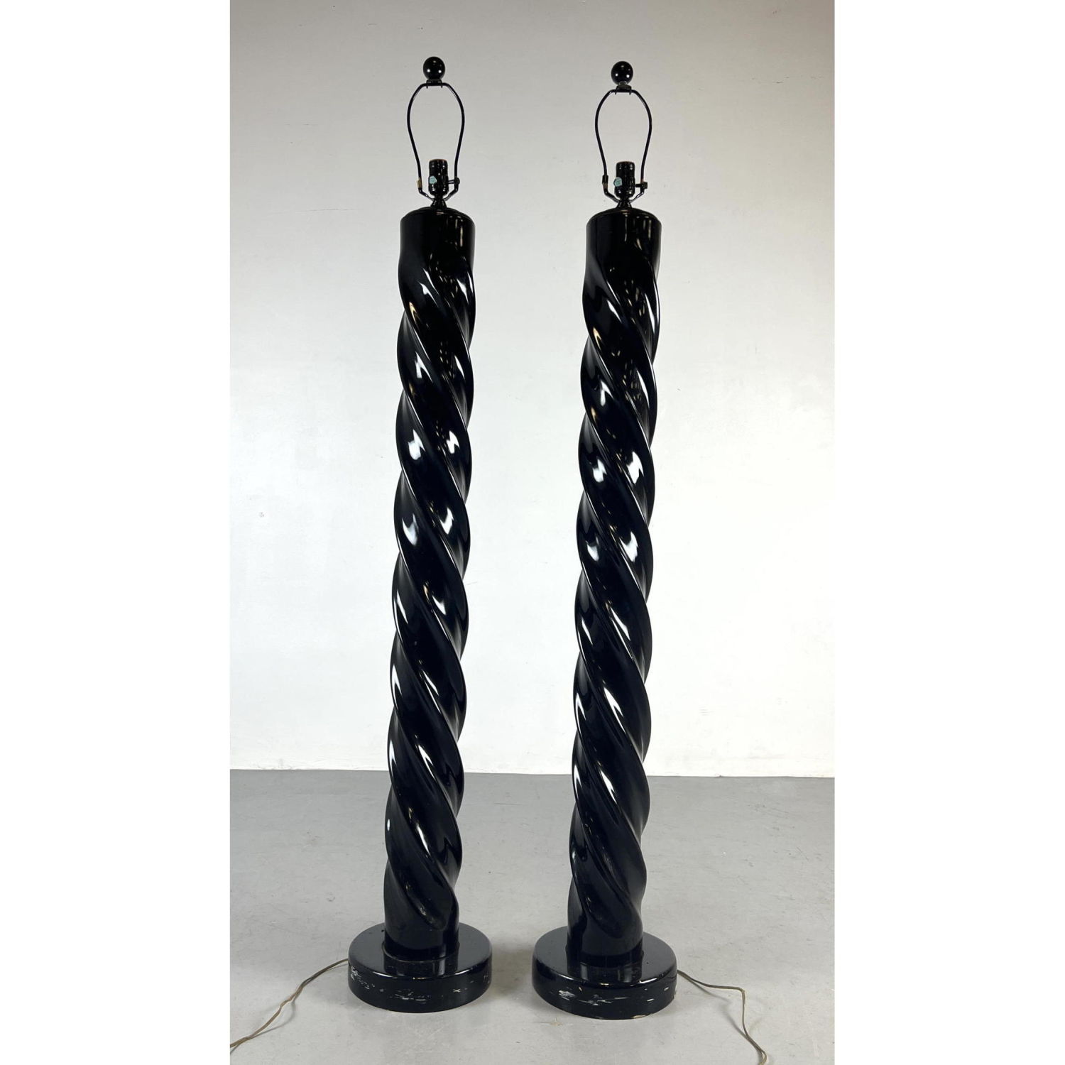 Pair decorator Twisted Column Floor 2fe593