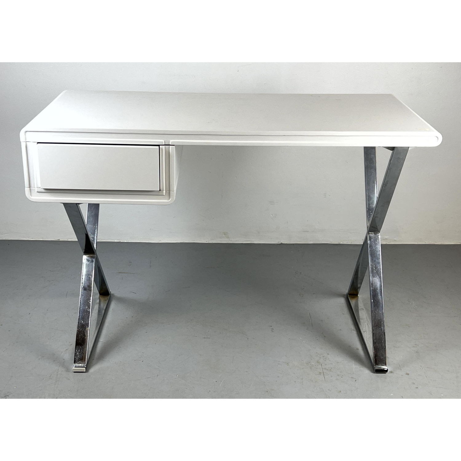 Modernist Desk White Molded Plastic 2fe5a0