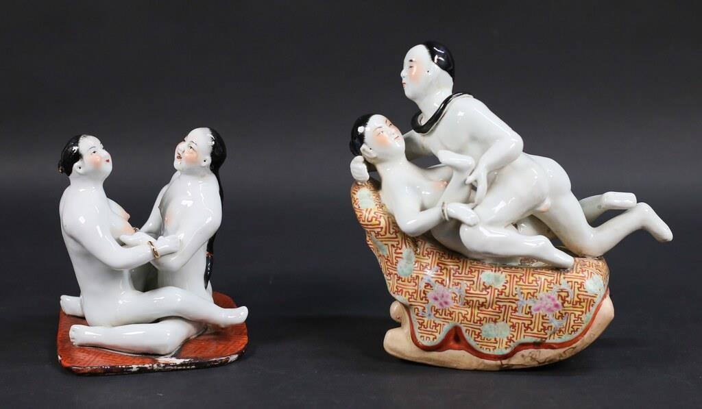 2 EROTIC CHINESE PORCELAIN FIGURES2 2fe5ae