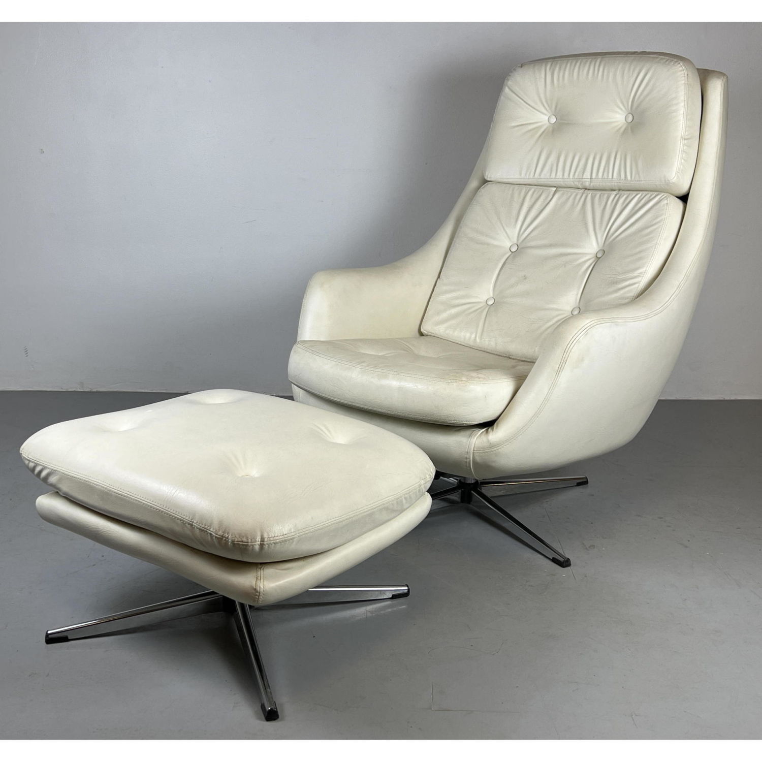 Overman of Sweden Lounge chair