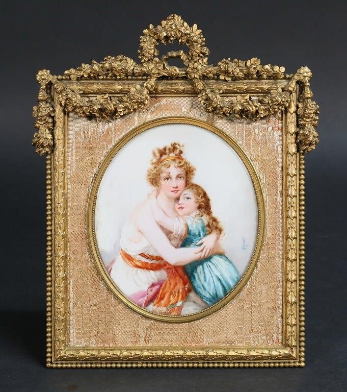 REGNOL HAND PAINTED MINIATURE MOTHER 2fe6b4