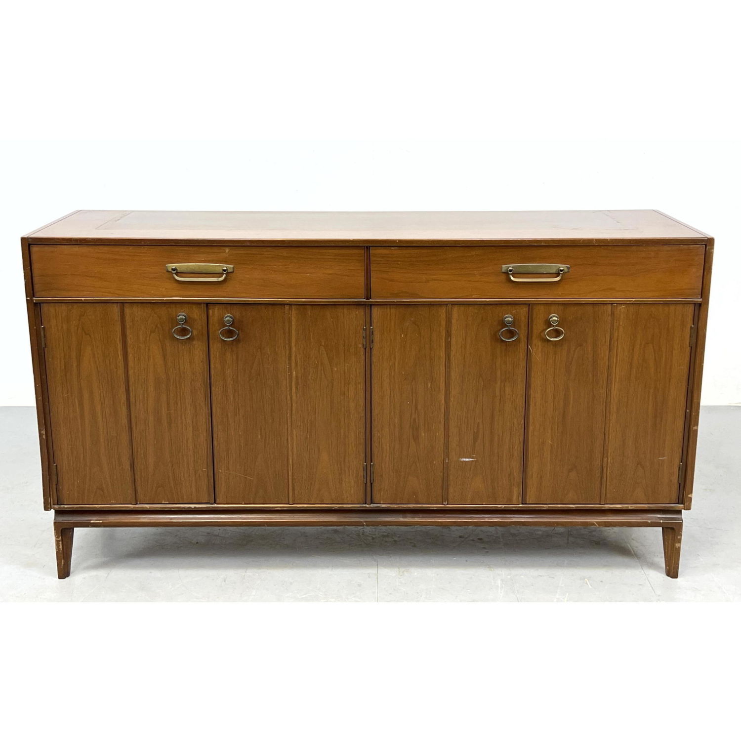 RED LION American Modern Credenza 2fe6d9