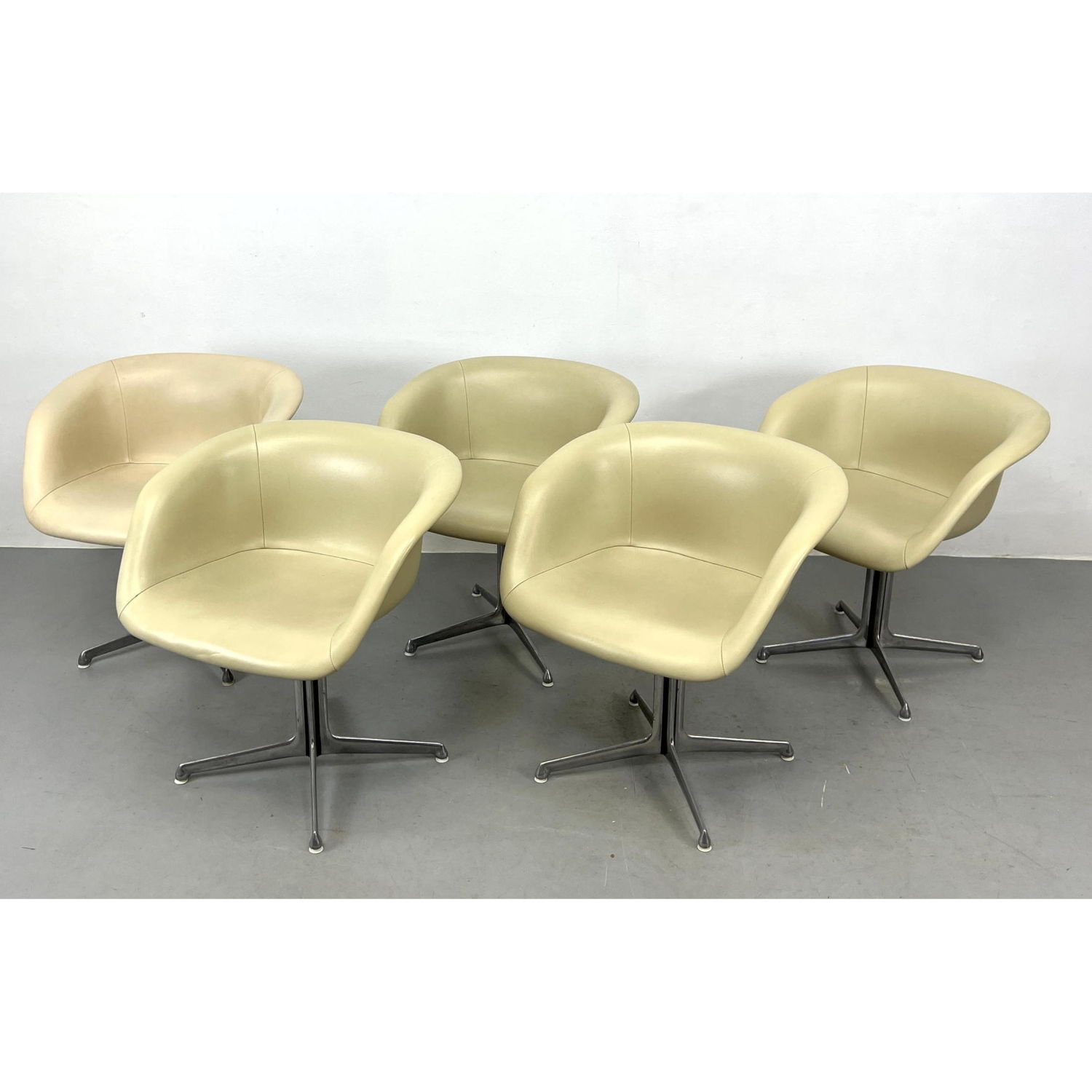 Set 5 Upholstered Shell Form Arm