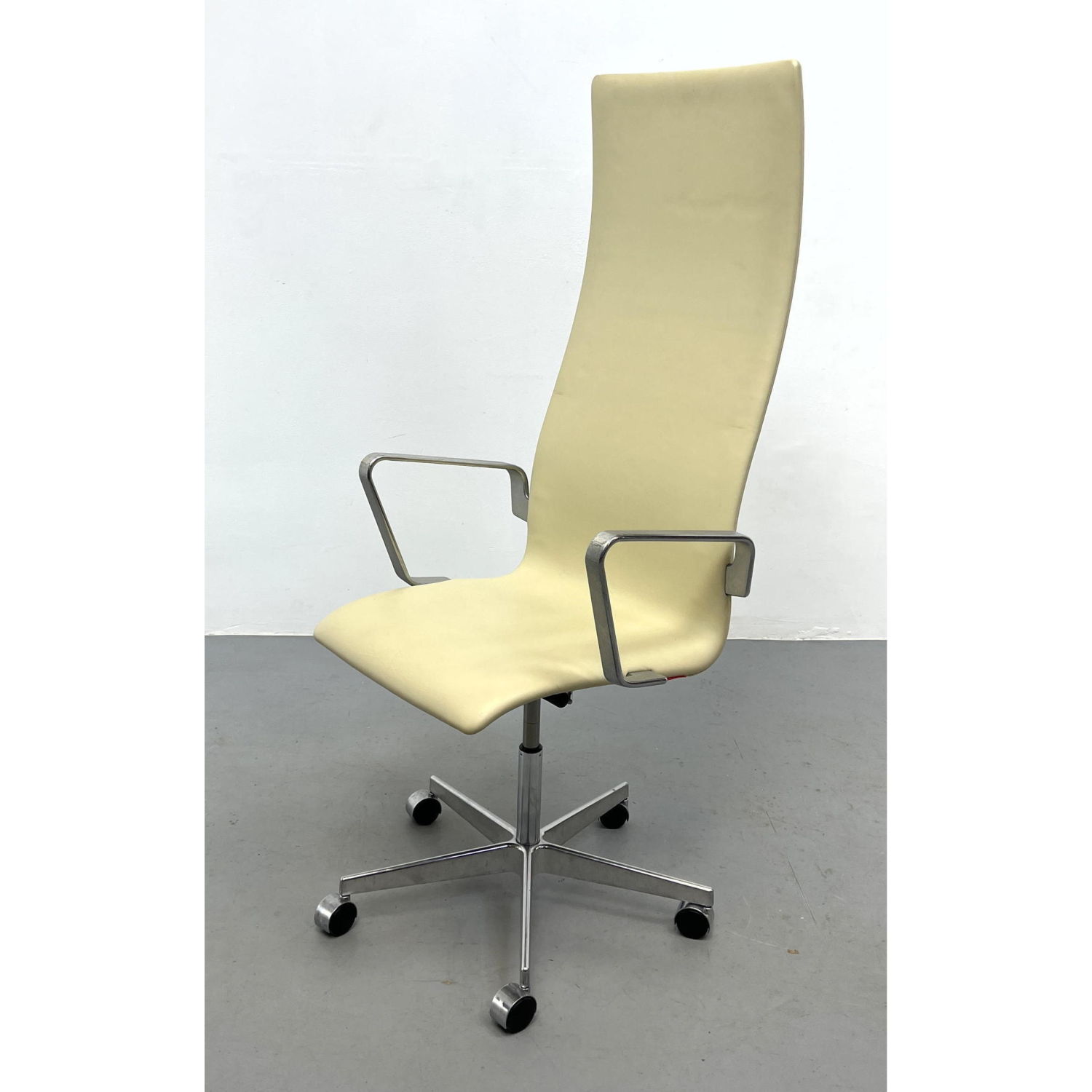 Arne Jacobsen High Back Oxford