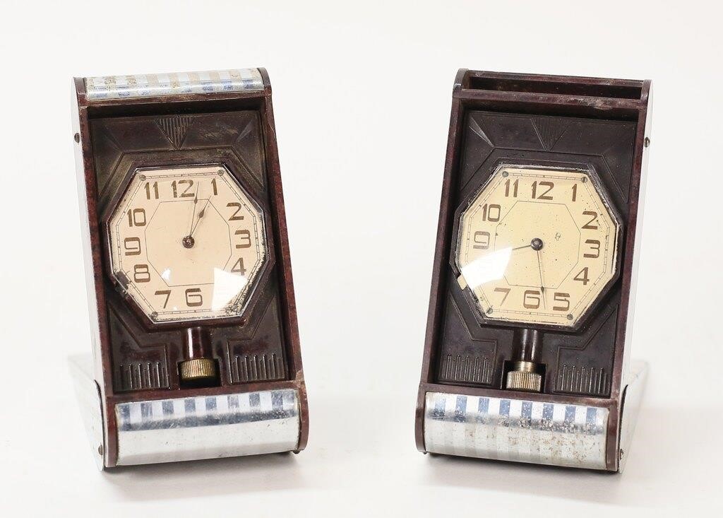 PAIR OF TRAVEL CLOCKSLot of two 2fe78c