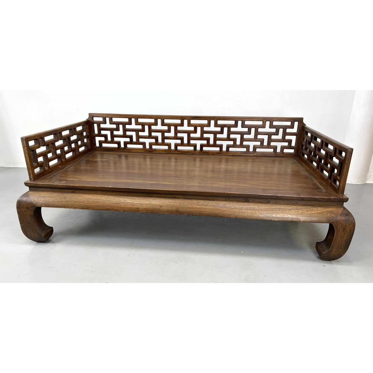 Large Chinese Huanghuali Daybed 2fe7cc