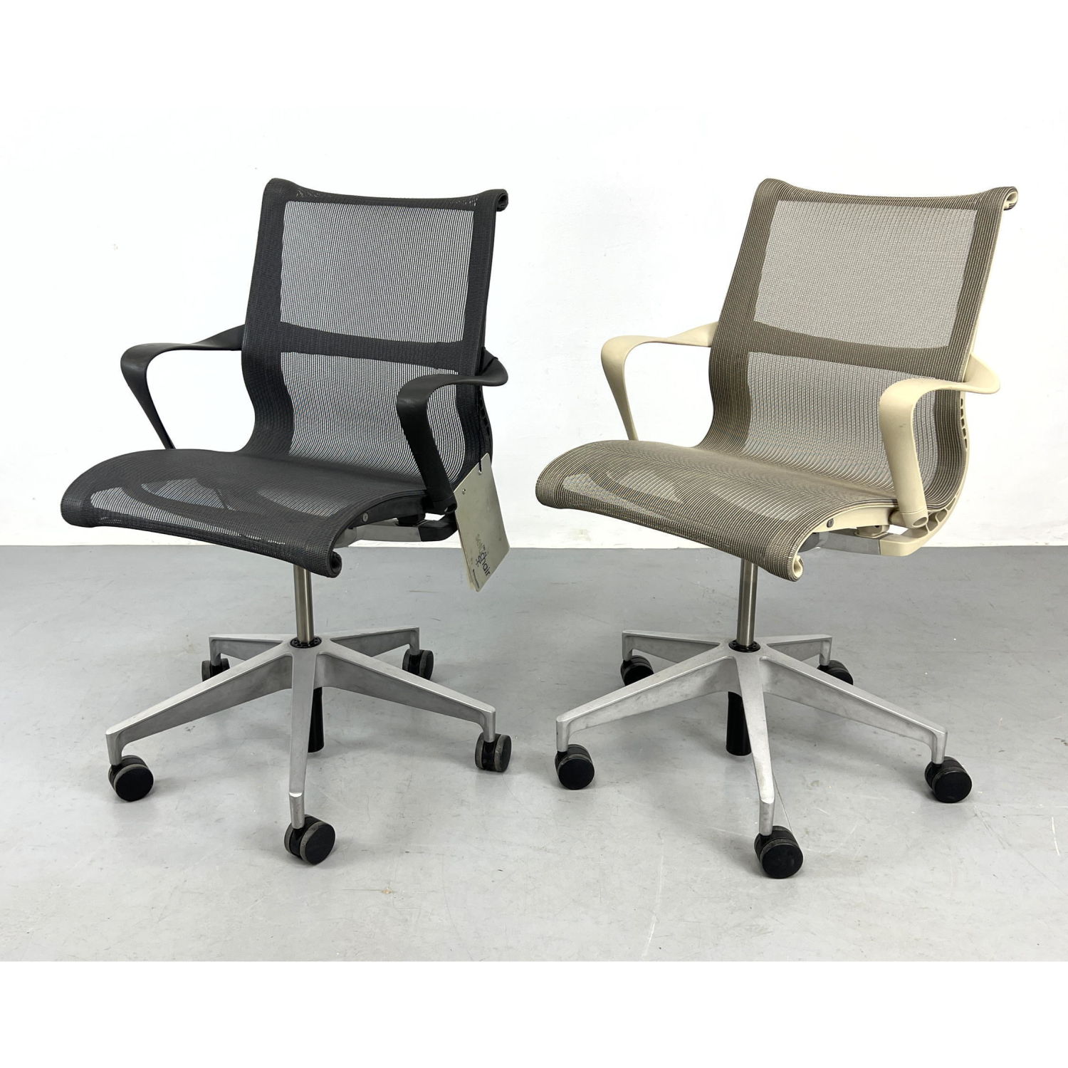 2pcs Herman Miller Setu Office