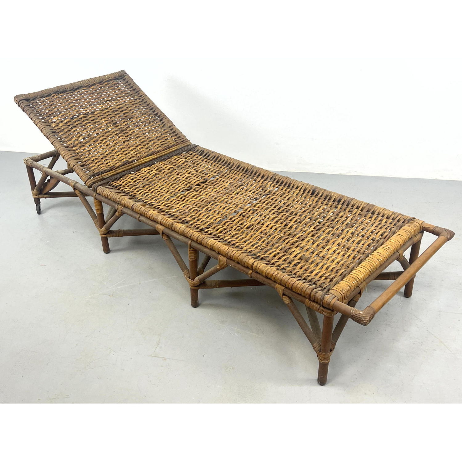 Vintage Rattan Fainting Lounge 2fe7ff