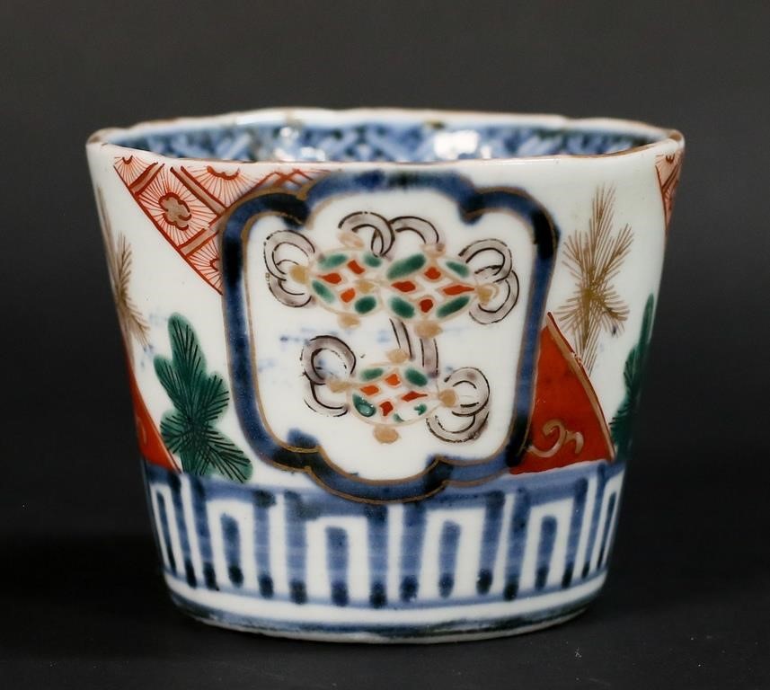 JAPANESE IMARI PORCELAIN TEACUPImari