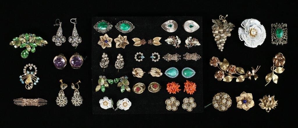 GROUPING OF VINTAGE EARRINGS AND