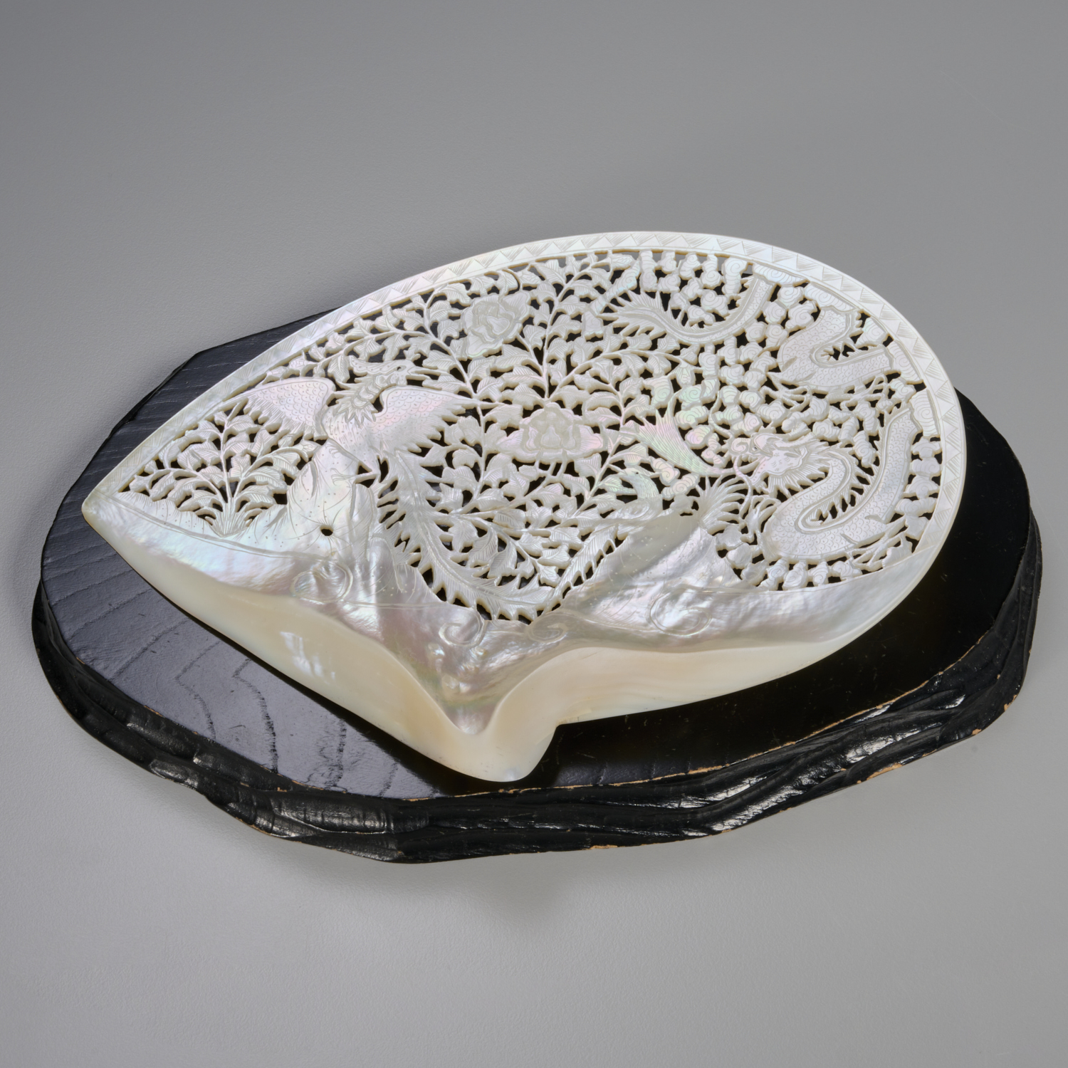CHINESE MOTHER OF PEARL SHELL CARVING 2fc317