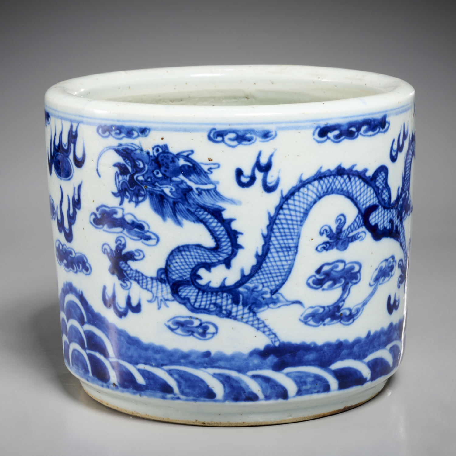 CHINESE BLUE WHITE CACHE OR BRUSH 2fc334