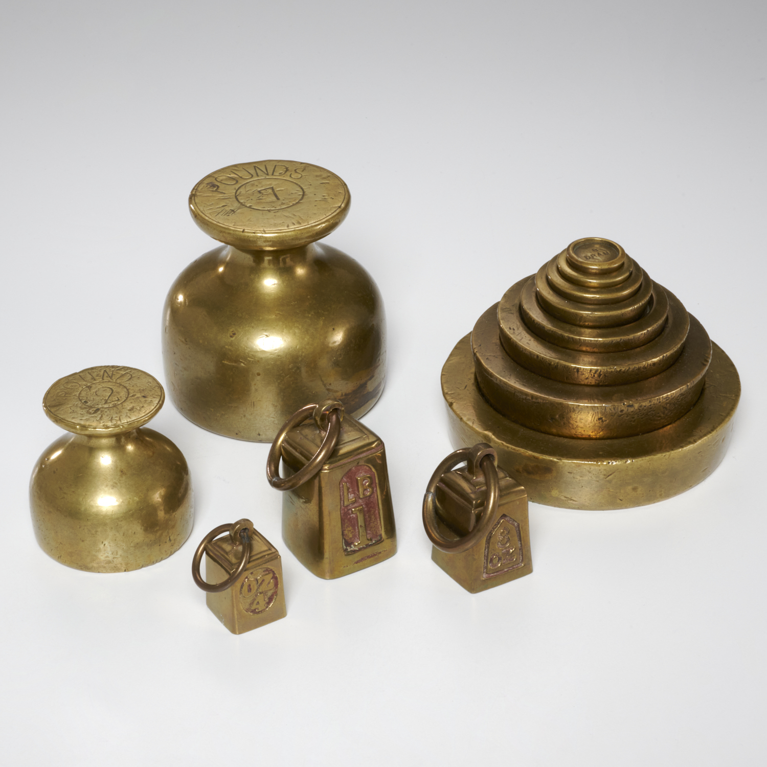 ANTIQUE ENGLISH BRASS WEIGHT COLLECTION 2fc337