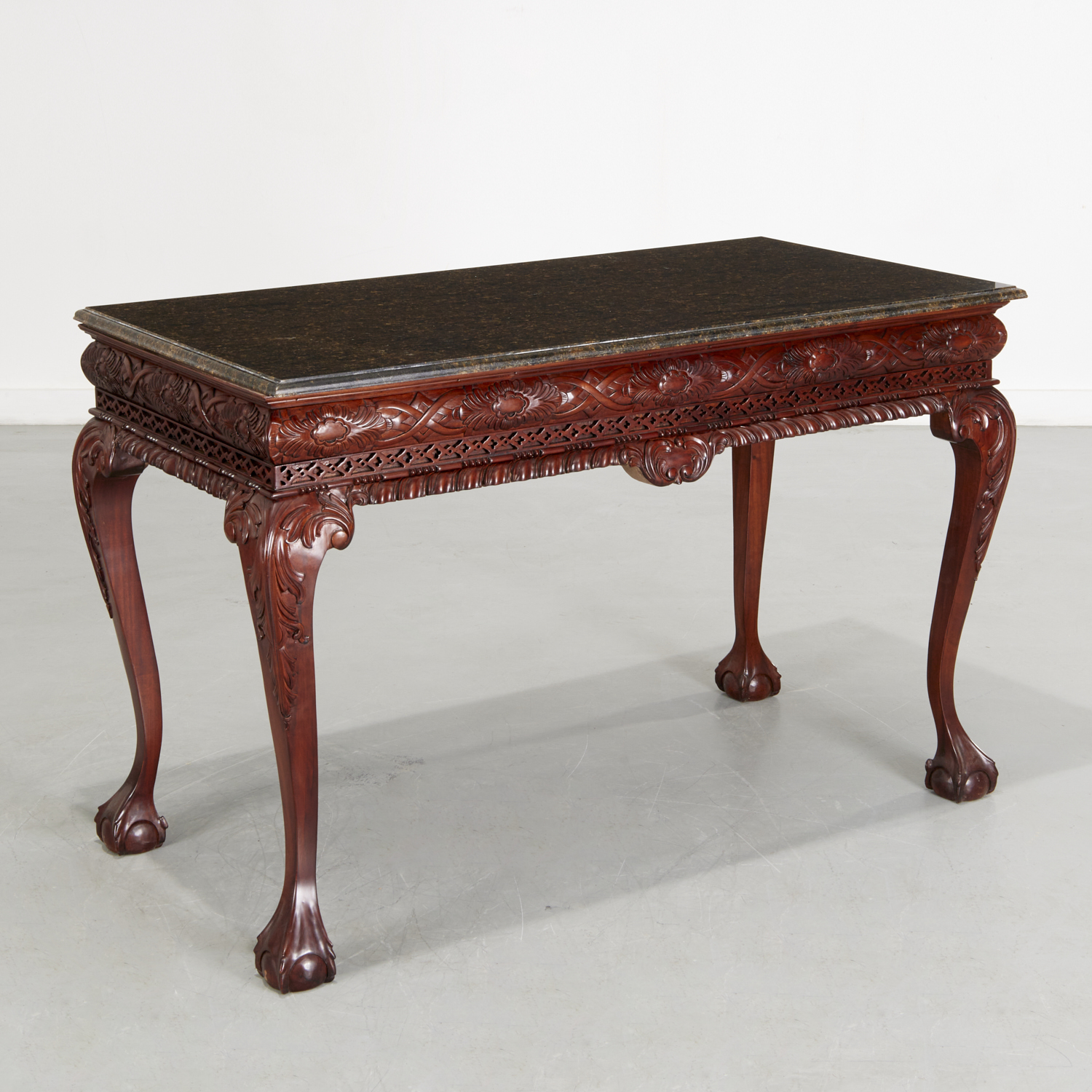 CHIPPENDALE STYLE MAHOGANY MARBLE 2fc3bf