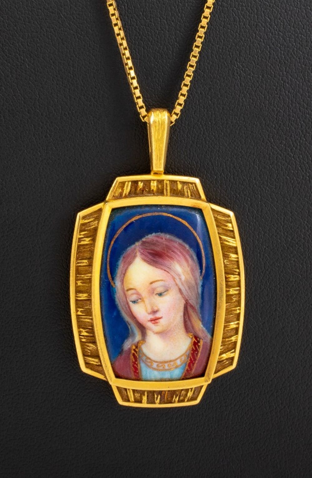 14K YELLOW GOLD MADONNA EMBLEM